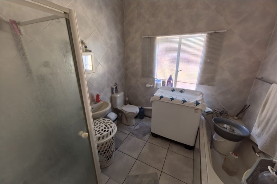 5 Bedroom Property for Sale in Hadison Park Northern Cape